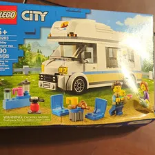 LEGO Holiday Camper Van 60283 CITY Great Vehicles 190 pcs 5+ Boxed Minifigure