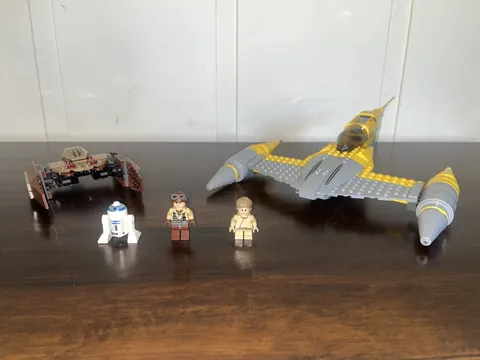 LEGO Star Wars: Naboo N-1 Starfighter with Vulture Droid (7660)