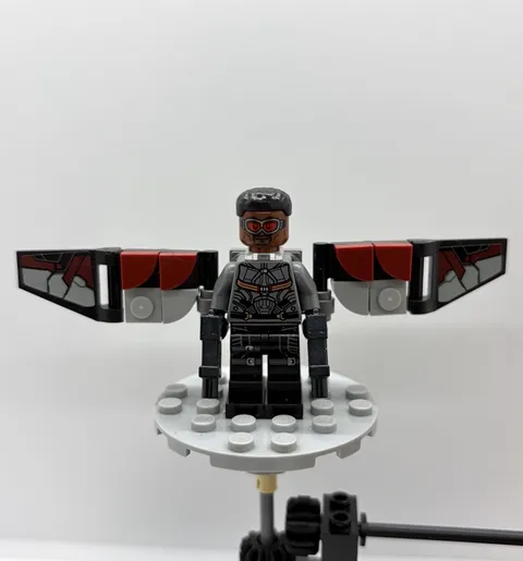 LEGO Marvel Falcon Minifigure w/ Wings and Guns Super Heroes sh0929 76269 76314