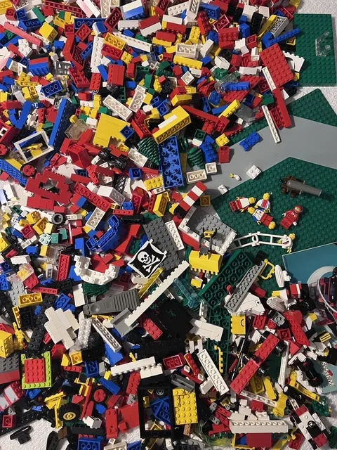 7 LBS Genuine LEGO Bulk Lot Mixed Variety Of Pieces Parts Bricks Wheels Plates