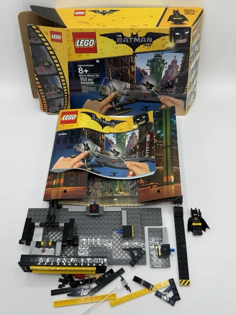LEGO The LEGO Batman Movie: Movie Maker Set (853650) 100% Complete! RETIRED!