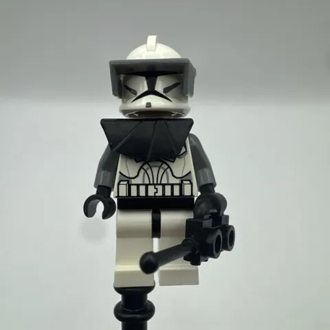 Lego Star Wars Clone Commander Minifigure With Black Kama (sw0223)