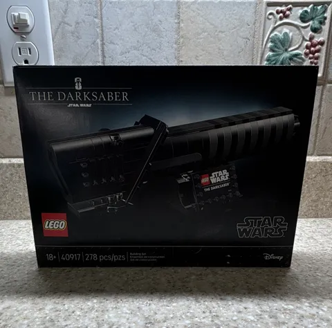LEGO Star Wars The Darksaber 40917 The Mandalorian 278pcs 18+ Stand