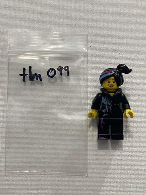 LEGO Minifigure Wyldstyle with Hood Emmett Movie Collectible, TLM027