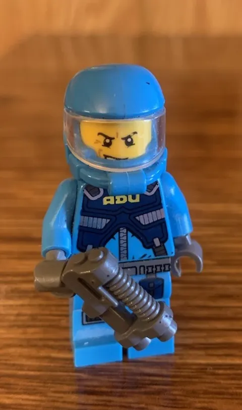 LEGO 7049 Alien Conquest Alien Striker Defense Unit Soldier Adu Mini Figure