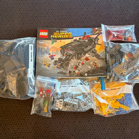 LEGO DC Super Heroes: Flying Fox - 76087 - 100% Complete w/ Instructions