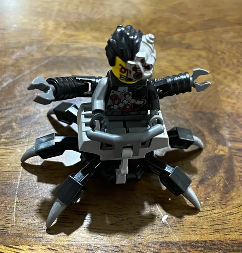 LEGO General CryptorCyborg Minifigure w/ Gray Black Spider Robot Build Accessory