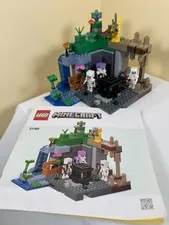 LEGO Minecraft: the Skeleton Dungeon (21189)