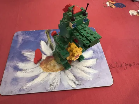4260547 LEGO Glued Models Dragon - broken wing - Legoland exclusive