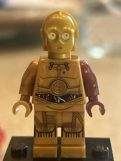 LEGO Star Wars C-3PO Dark Red Arm
