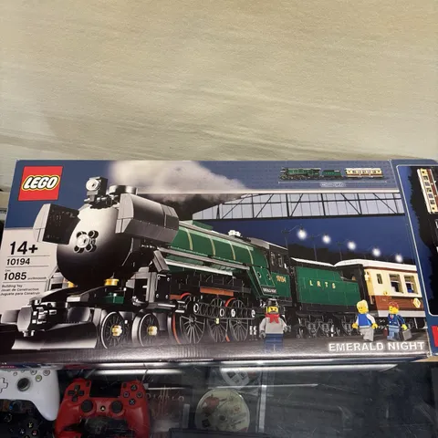 Lego 10194 Emerald Night Train RARE! HARD TO FIND! Complete Set 2009 Unbuilt