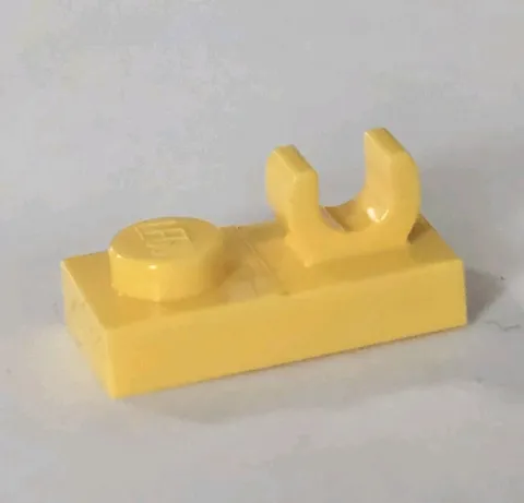 LEGO Parts - Yellow Plate 1 x 2 with Open O Clip on Top - No 44861