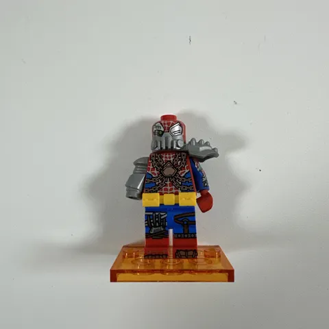 LEGO CMF Spider-Man Across the Spider-Verse Petra Parker / Cyborg 71050