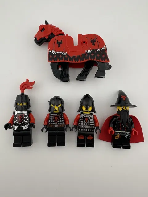 Lego Castle Black Dragon Minifigure Lot Of 4 Figures With A Black Horse W/armor