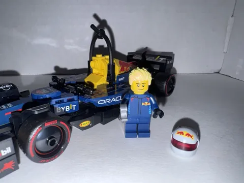 LEGO Speed Champions Oracle Red Bull Racing RB20 F1 77243 251pc w/ Driver