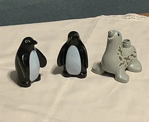 Lego Duplo Building Block Figure Animal Bird PENGUIN Black White & Sea Lot Of 3