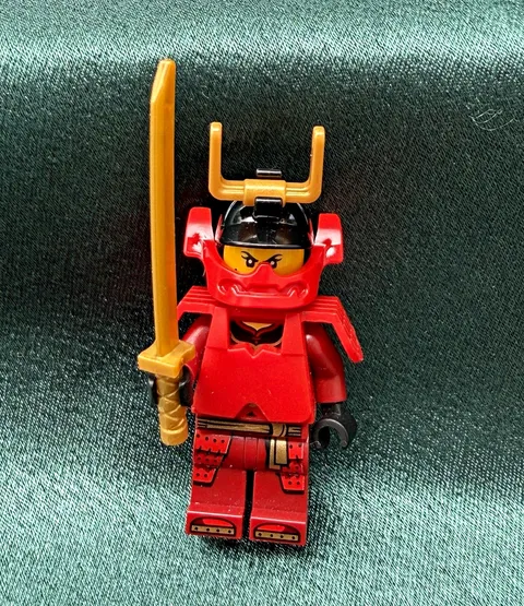 LEGO Nya Samurai Minifigure w/ Helmet, Armor & Gold Sword njo0614