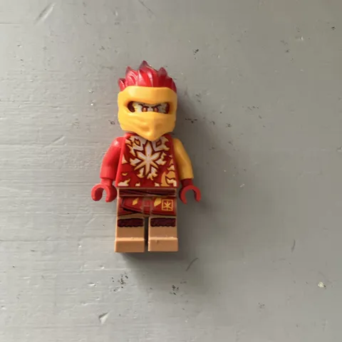 LEGO NINJAGO kai red Ninja Minifigure with Hood Mask Plastic Age 6+