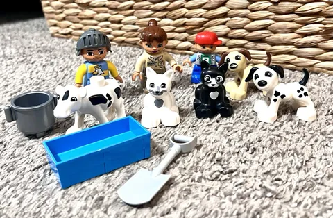 LEGO Duplo Animals People Lot 11 pc Dogs Cats Cow Calf Knight Zoo Keeper Trough
