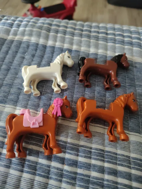 LEGO Friends Mini Doll Horse Lot 4 Horses White Dark Orange Medium Nougat