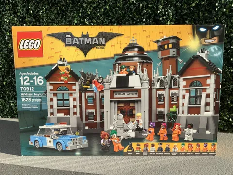 Lego The Batman Movie- Arkham Asylum (70912)- New Sealed- Fast Ship