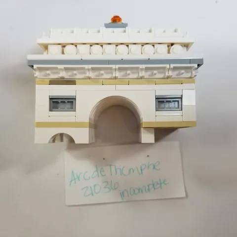 LEGO Arc de Triomphe 21036 Architecture Set - INCOMPLETE
