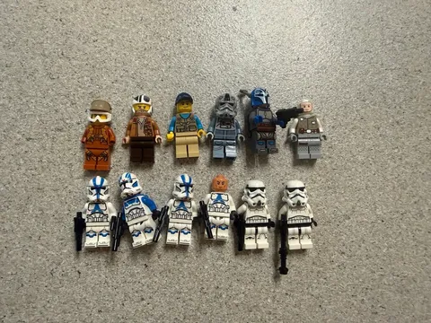 Lego 12 Star Wars Figurines with other cartoons. Lego Piece Lot #1
