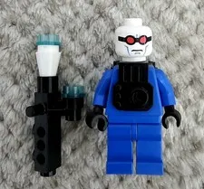 LEGO Mr. Freeze  2006 from Set 7783 Batman Batcave 