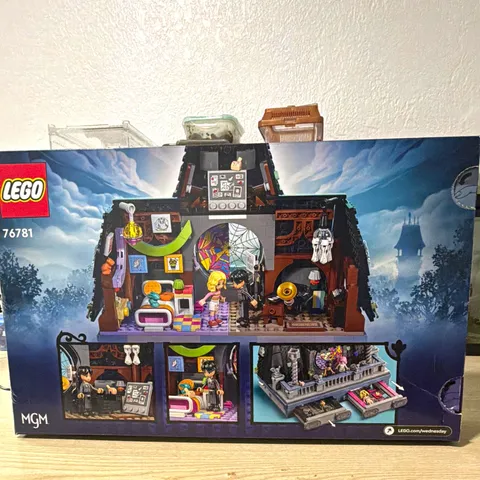 LEGO Wednesday 76781 Wednesday & Enid's Dorm Room Set, 750 pcs, Brick Separator