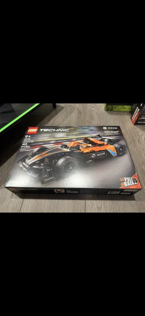 LEGO TECHNIC: Neom Mclaren Formula E Race Car (42169)