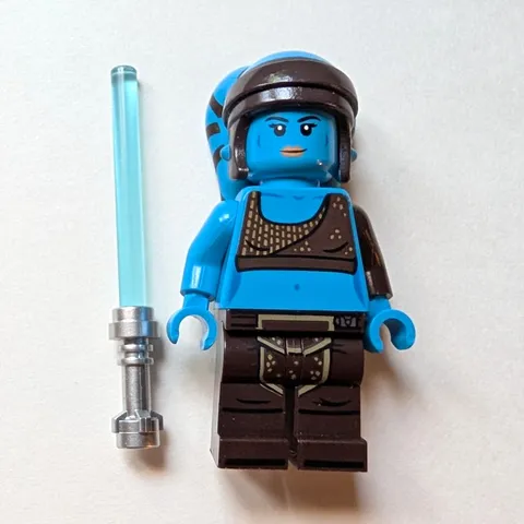LEGO Star Wars Aayla Secura Minifigure with Blue Lightsaber Accessory