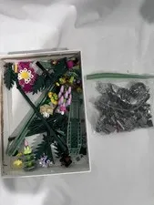 LEGO Botanicals Parts & Piece another set but I don’t know which one it is