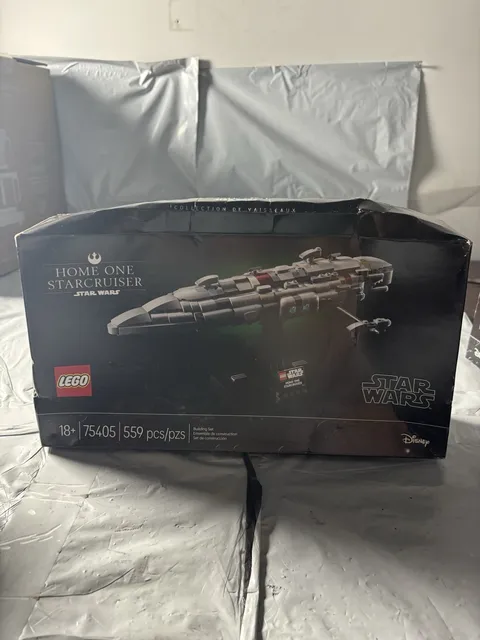 LEGO Star Wars Home One Starcruiser 75405 Starship Collection 559 Pieces New