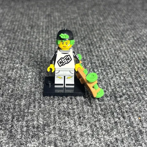 LEGO Series 27 LONGBOARDER 71048 Collectible Minifigure CMF TONY HAWK