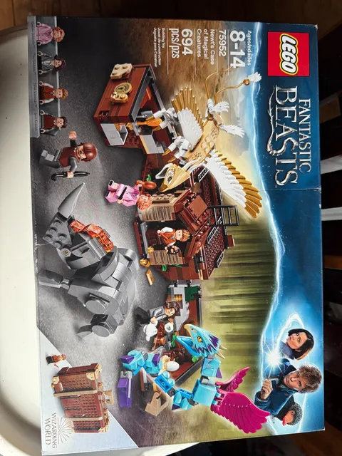 LEGO FANTASTIC BEASTS: NEWT'S CASE OF MAGICAL CREATURES 75952 -- New, Retired!
