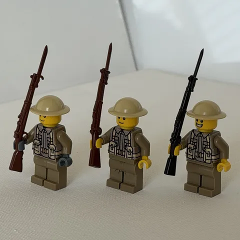 Lego Brickmania british soldiers