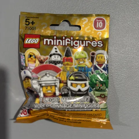 LEGO Series 10 Collectible Minifigures 71001 - Medusa (SEALED)