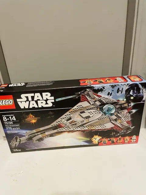 LEGO Brand New Star Wars The Arrowhead 75186