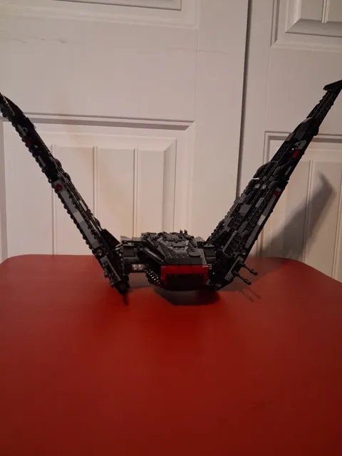 LEGO Star Wars: Kylo Ren's Shuttle (75256) Comes With Instructions. No minifigs 