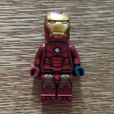 LEGO Marvel Iron Man Minifigure Red & Gold Armor with Helmet, 1 Piece