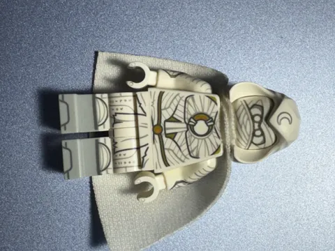 LEGO Moon Knight Minifigure with White Hood and Fabric Cape, Plastic/Fabric