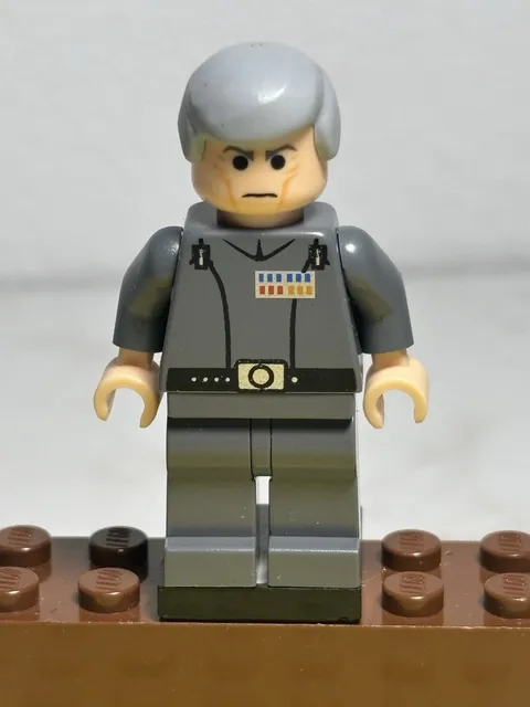 LEGO Star Wars Grand Moff Wilhuff Tarkin - Dark Bluish Gray Uniform, Smooth Hair