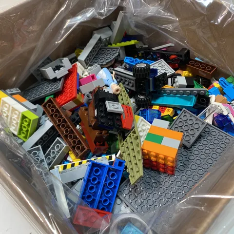 LEGO Mixed Bricks & Pieces Bulk Lot 8 lbs Minifigures Vehicle Parts Specialty