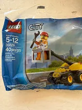 LEGO City Construction Repair Lift Polybag Set 30229 40 pcs Ages 5-12