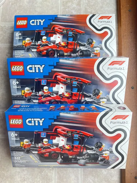 LEGO CITY (60443)  -  F1 Pit Stop & Pit Crew with Ferrari Car (Lot of 3)