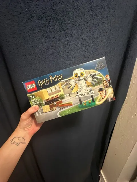 LEGO Harry Potter Hedwig at 4 Privet Drive Building Set (76425)