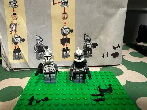 Lego Star Wars Commander Wolffe (sw0330) and Wolfpack clone (sw0331)