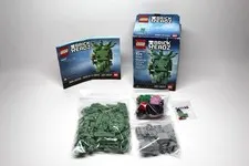 Used 100% Complete Set - LEGO BRICKHEADZ: Lady Liberty (40367) w/ Manual & Box