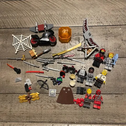 Lego Miscellaneous Lot Minifigures Weapons Motorcycles Hats Pieces