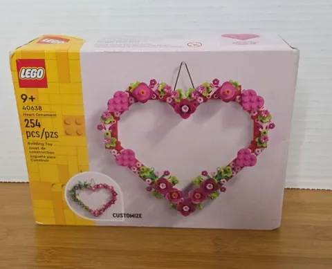 LEGO Iconic: Heart Ornament (40638) New-- Box Damaged